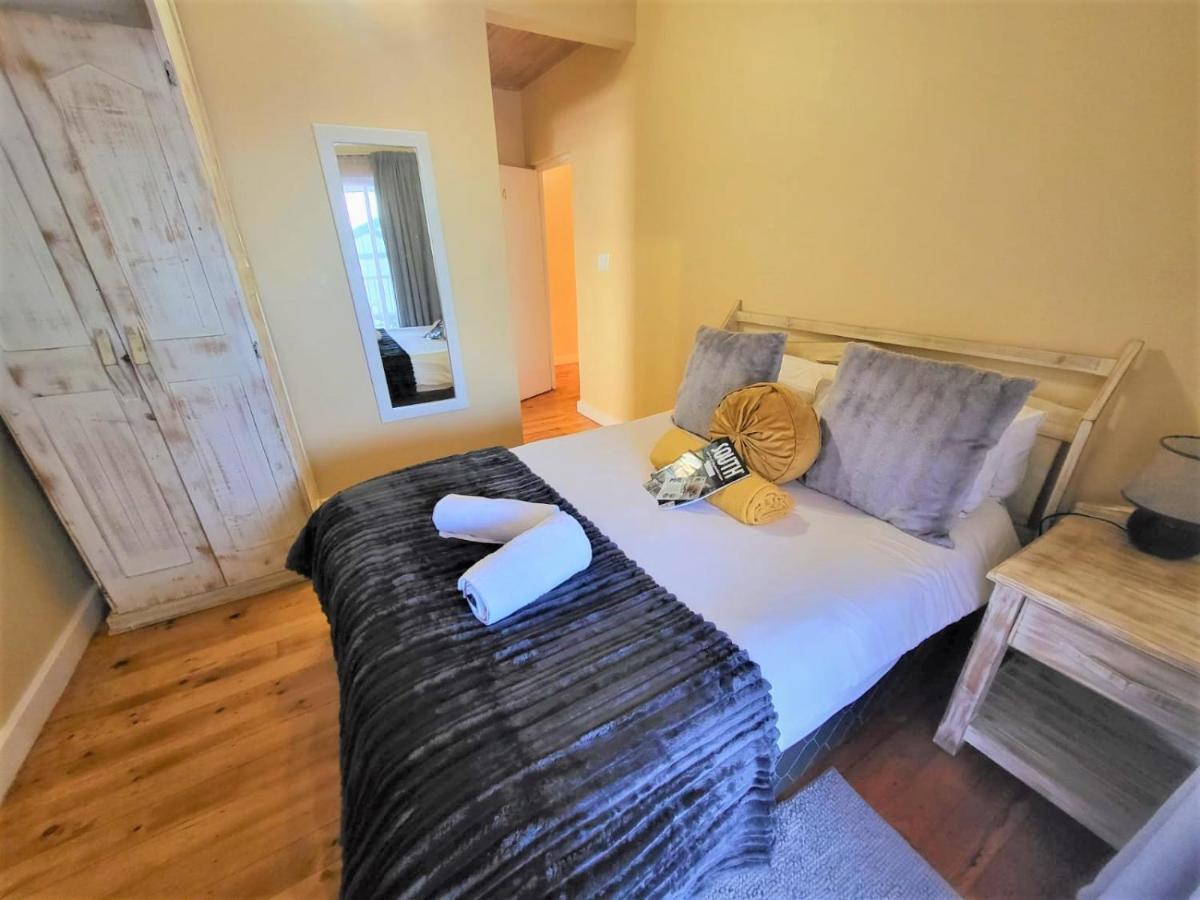 Point Village Guest House Mossel Bay Eksteriør bilde